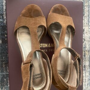 Johnston & Murphy Sandal, size 6, Whisky Oiled Suede